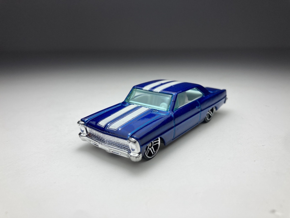 Nova Azul Pintura Ruim Hot Wheels Escala Minia