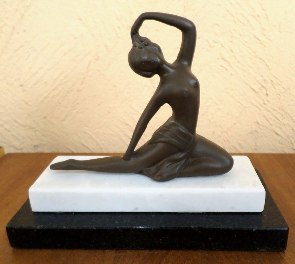 Figura Feminina Antiga Escultura Em Petit Bronze Base