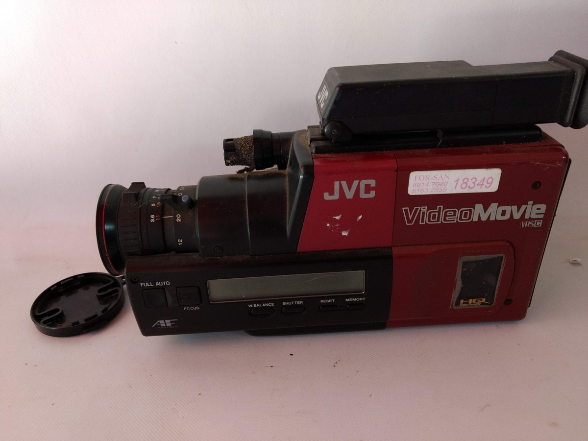 ANTIGA CÂMERA JVC EM VHS NO ESTADO CONFORME FOTO / NÃO