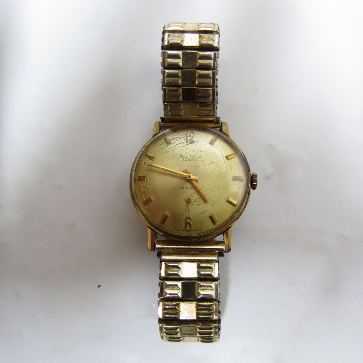 Relógio de pulso Aetos Geneve 17 Rubis Swiss Made Em tons de