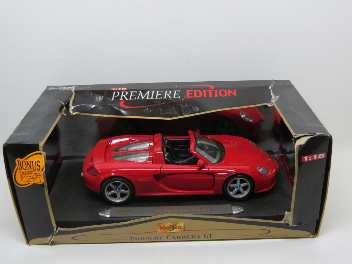 Miniatura Porsche Carrera GT cor vermelha Escala 1:18 -