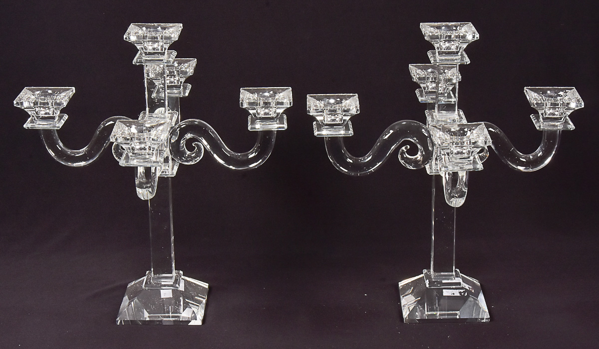 Par de grandes candelabros p/ 05 velas provavelmente ro