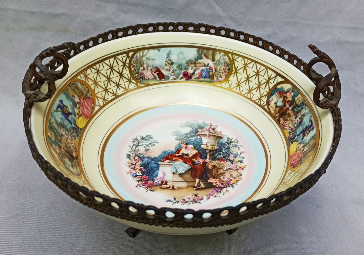 PORCELANA Uma 1 Fruteira Tipo Bowl Ornada Em Policr
