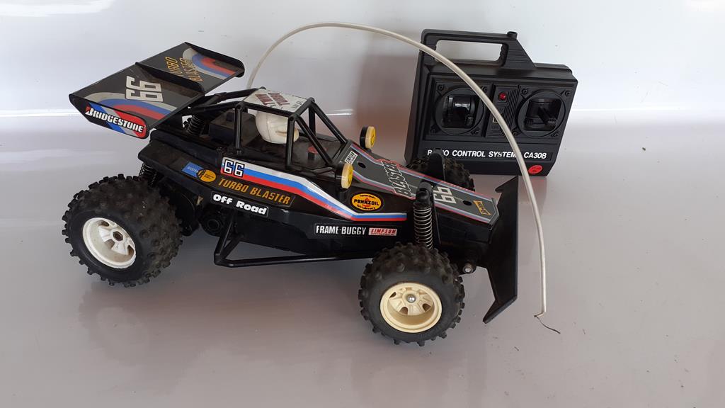 Carrinho controle remoto turbo blaster com 26 cm de com