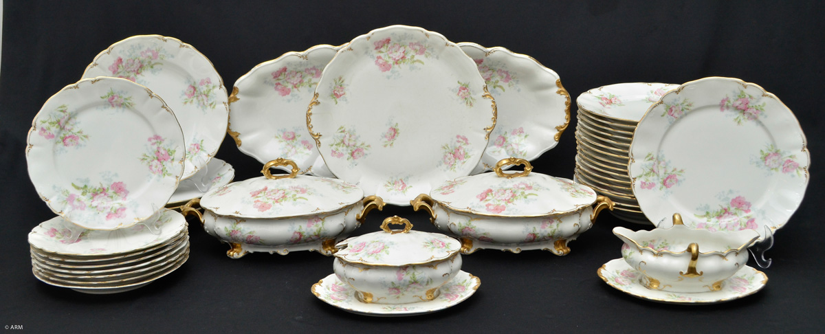 LIMOGES - Antigo aparelho de jantar em porcelana france