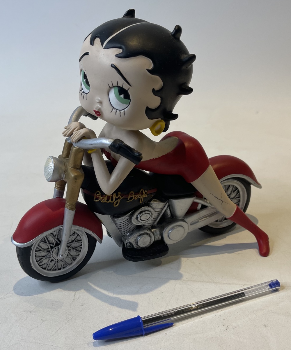BETTY BOOP- graciosa moto da personagem vintage.. Rara!