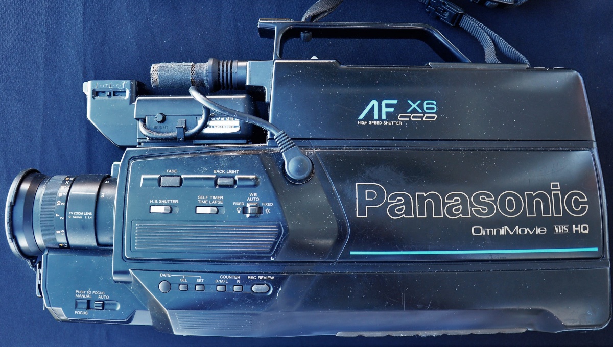 Filmadora Panasonic Omni Movie VHS HQ Modelo AF X6 CCD