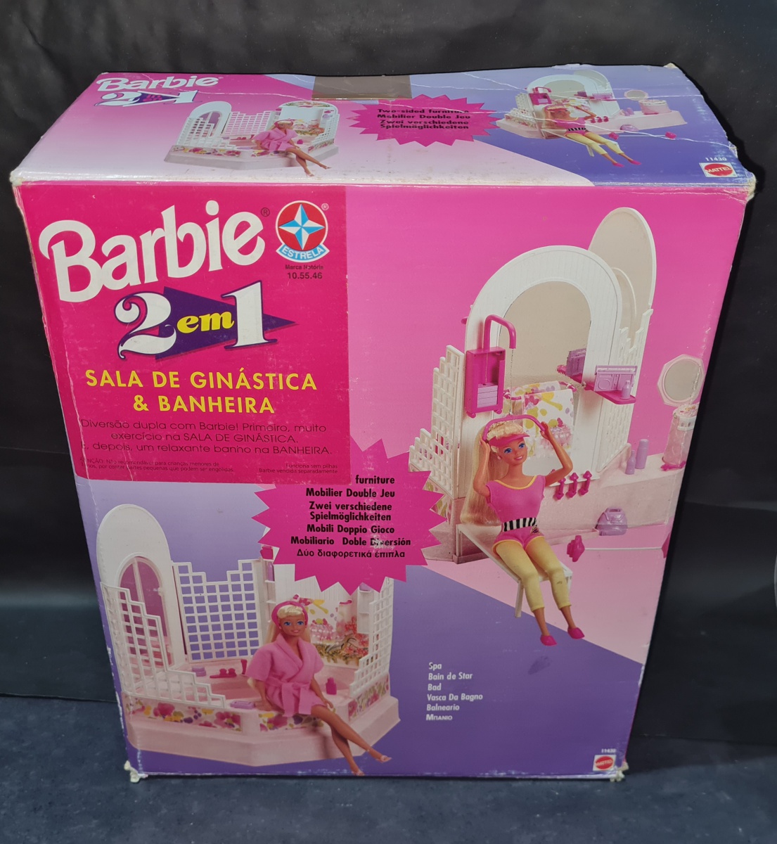 Barbie 2 em 1 - Sala de ginástica e banheira na caixa d