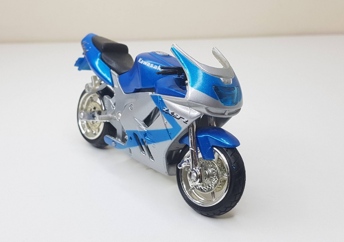 Saico - Miniatura de moto Kawasaki ZX9R - Escala 1/18 -