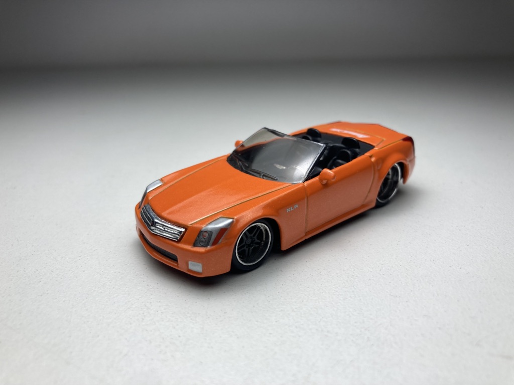 Cadillac XLR Laranja Maisto escala 1/64 em metal diecas