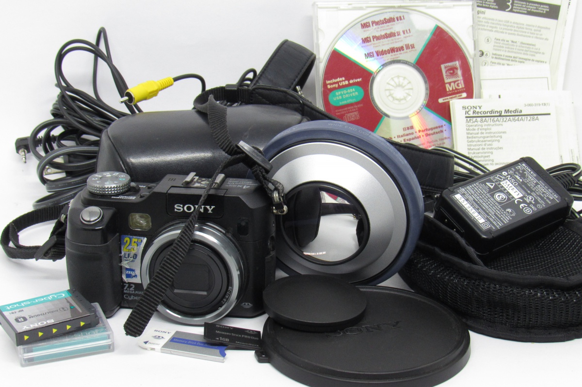 Câmera Sony Cybershot 7.2 Mega Pixels DSCV3 Com 02