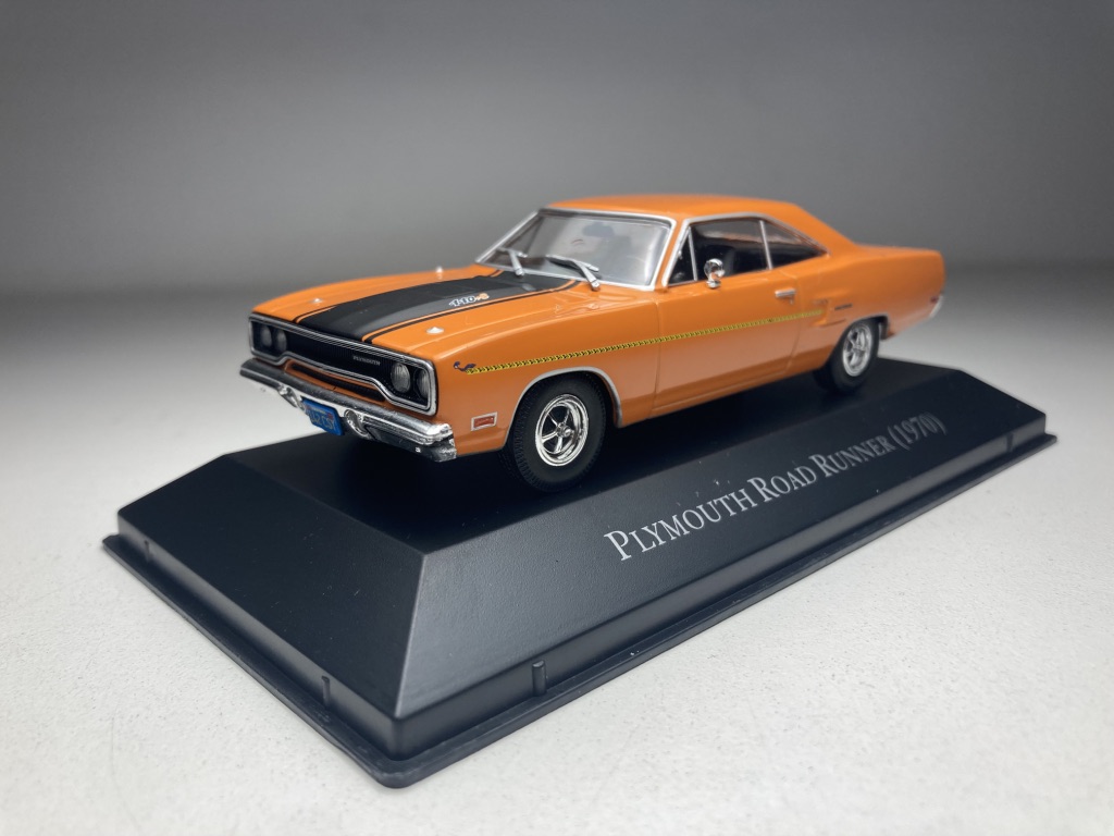 Plymouth Road Runner 1970 Laranja Escala 1/43 miniatura Plymouth Road Runner 1970 Laranja Escala 1/43 miniatura