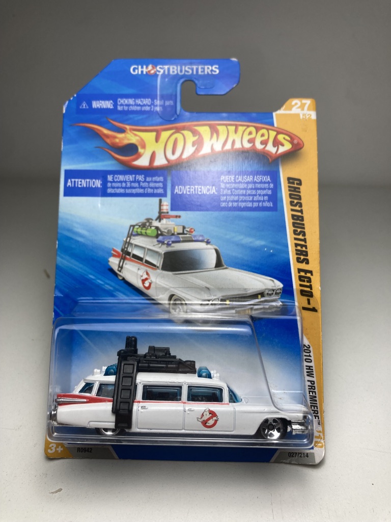 Ghostbusters ECTO-1 Mainline Hot Wheels Miniatura na es