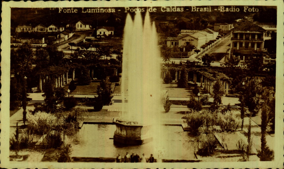 Cartão Postal Poços de Caldas, MG. Fonte Luminosa, 1942