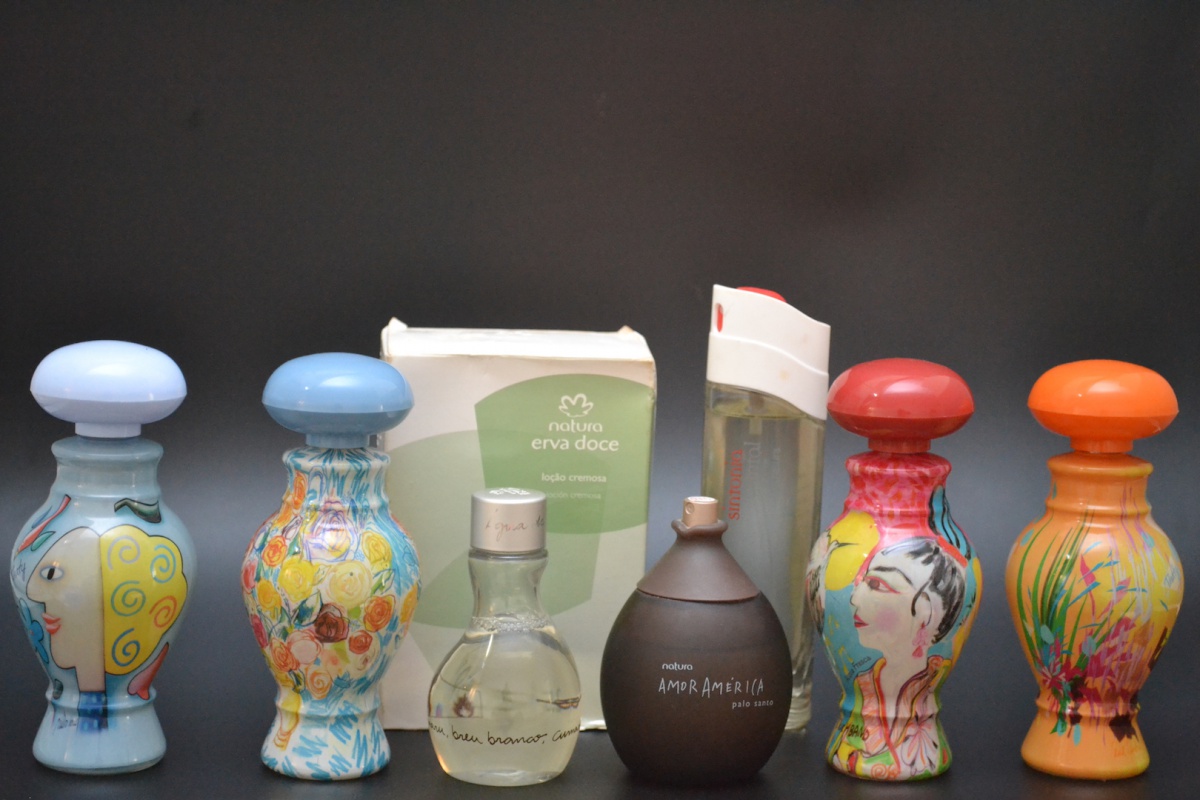 Lote composto por sete perfumes, sendo eles: O Boticári