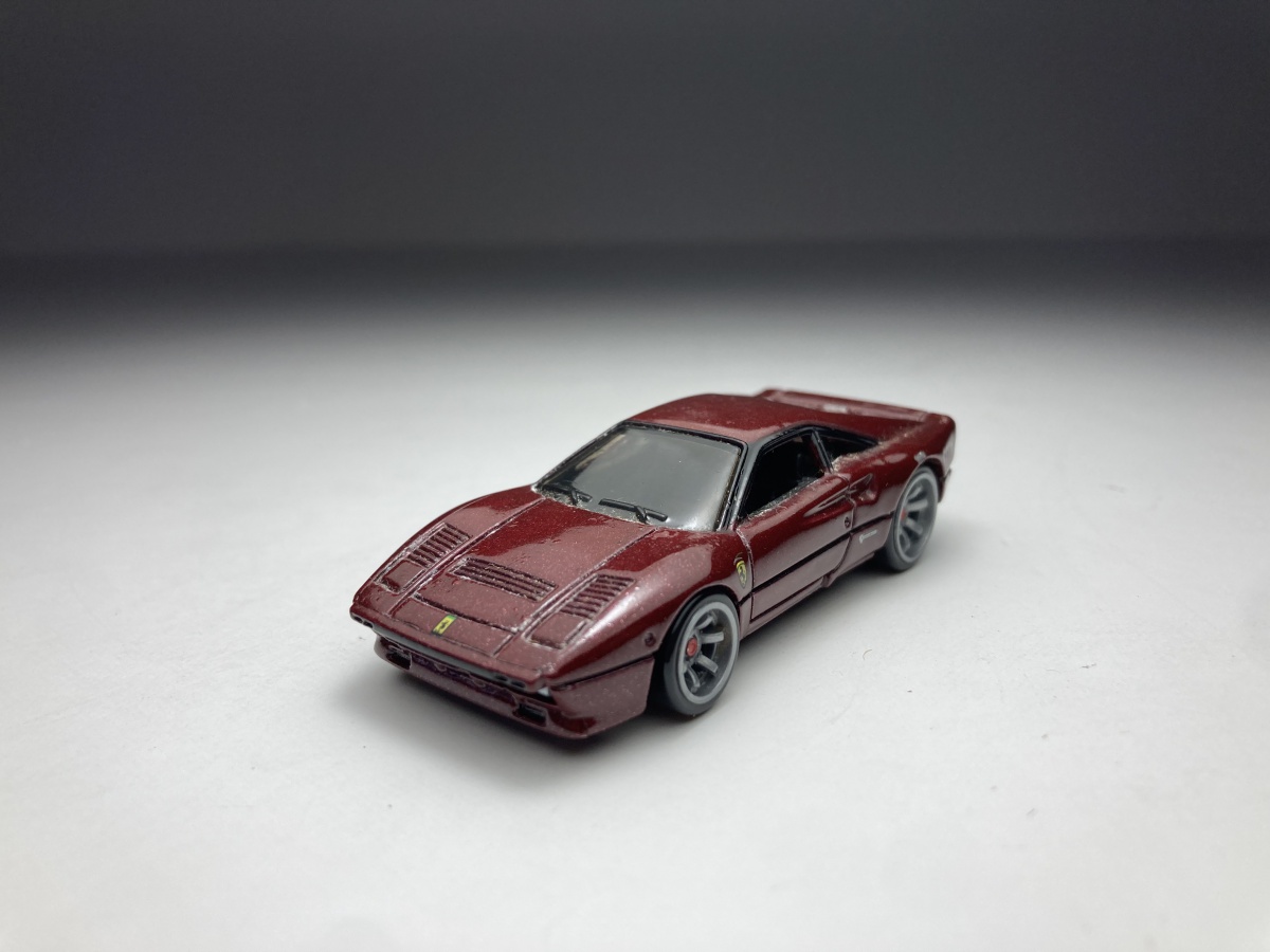 Ferrari 288 GTO Vermelha *Pintura Ruim Hot Wheels Escal