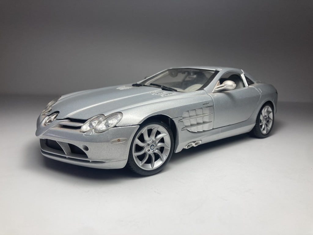 Mercedes Benz SLR McLaren Prata Maisto Escala 1/18 mini