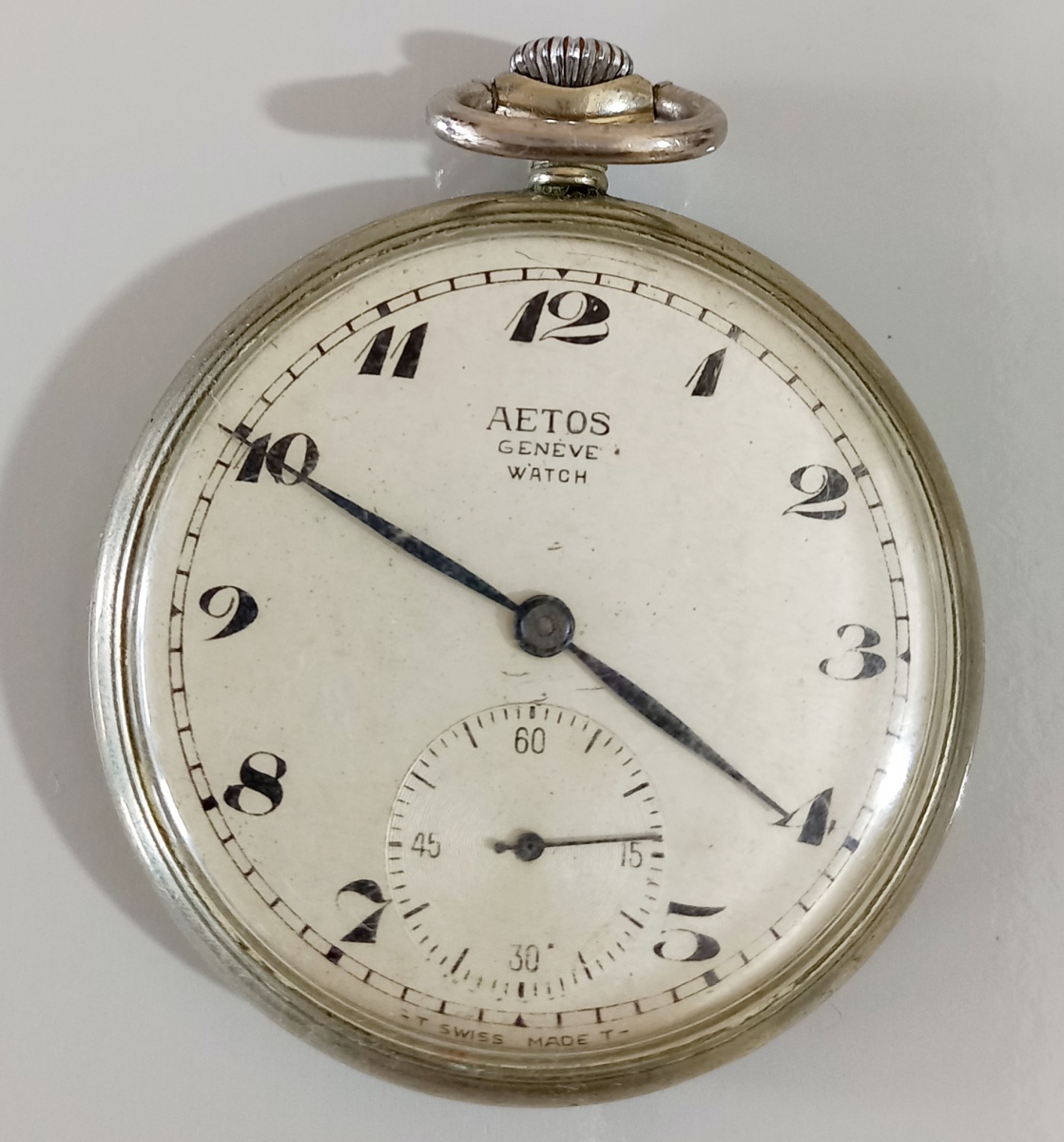 Antigo relógio de bolso Relógio apresenta bom es