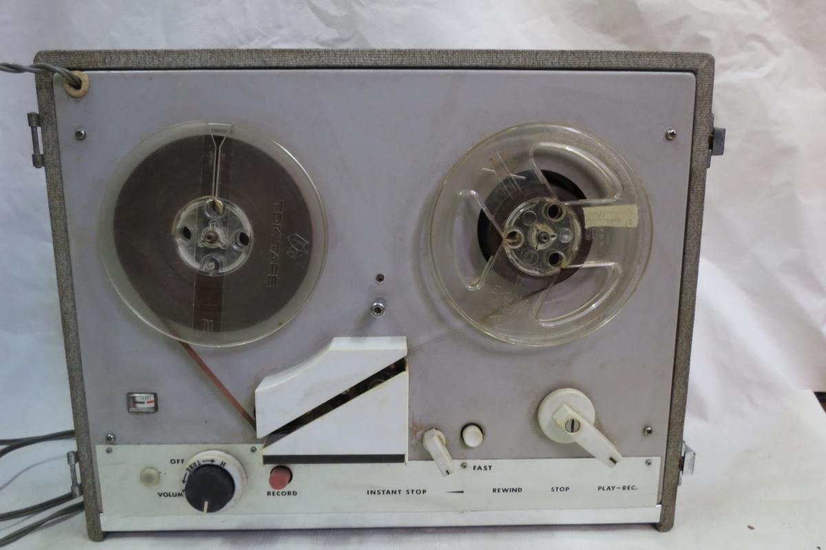 Tape Deck Rolo, marca NEC, made in Japan, funcionando