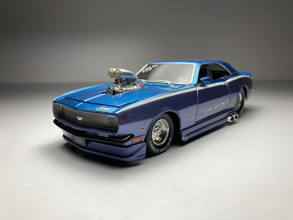 1968 Chevrolet Camaro SS Azul com Lilas - Maisto Escala