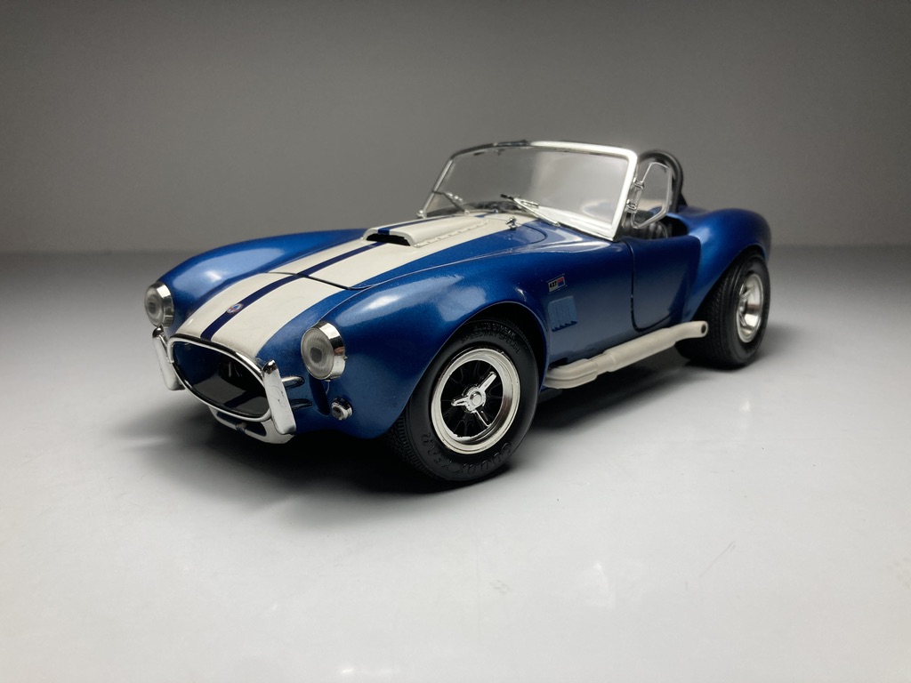 Shelby Cobra 427 Azul - ERTL Escala 1/18 miniatura em m