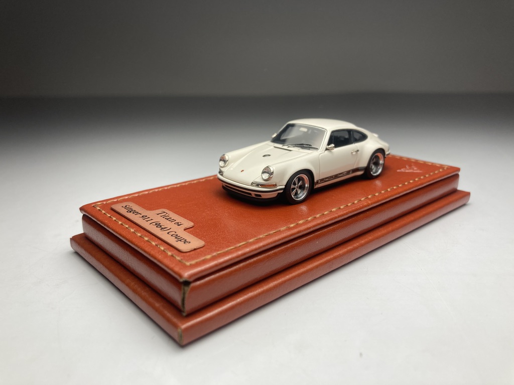 Make Up 1/64 Porsche 964 Singer ホワイト Porsche 911 964 Singer Branco - Titan64 *Acompanha case