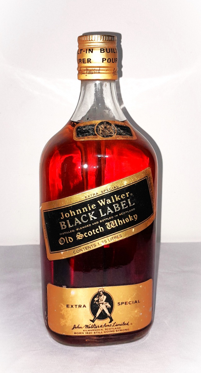 JOHNNIE WALKER BLACK LABEL OLD SCOTCH EXTRA SPECIAL 1.7
