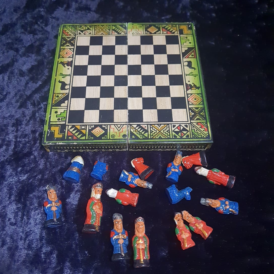 Tabuleiro de Xadrez em Madeira Maciça Natural 40x40cm com Peças