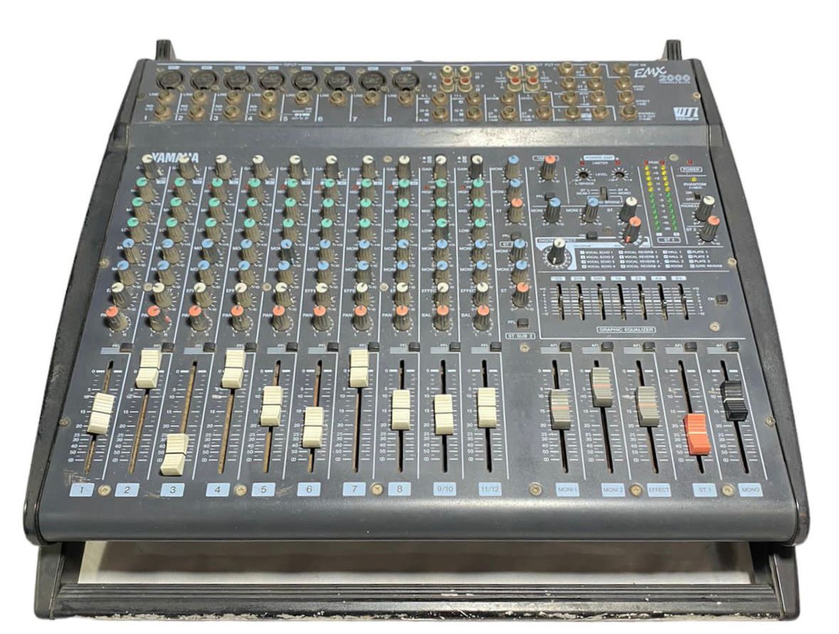 d*z様 YAMAHA EMX2000 powered mixer 18562799.jpg