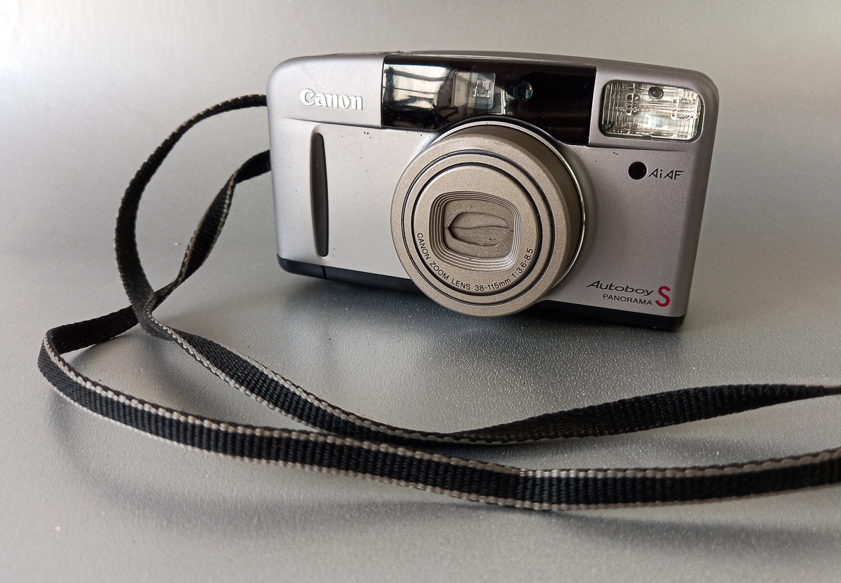 Câmera Canon Autoboy S Panorama com bolsinha, não foi t