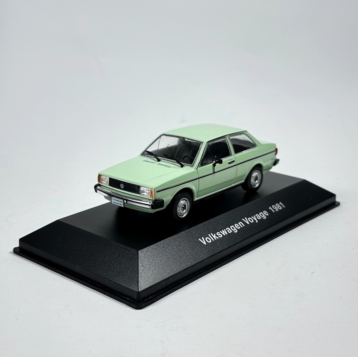Miniatura - Volkswagen Voyage - 1981 - Escala 1/43 - Co