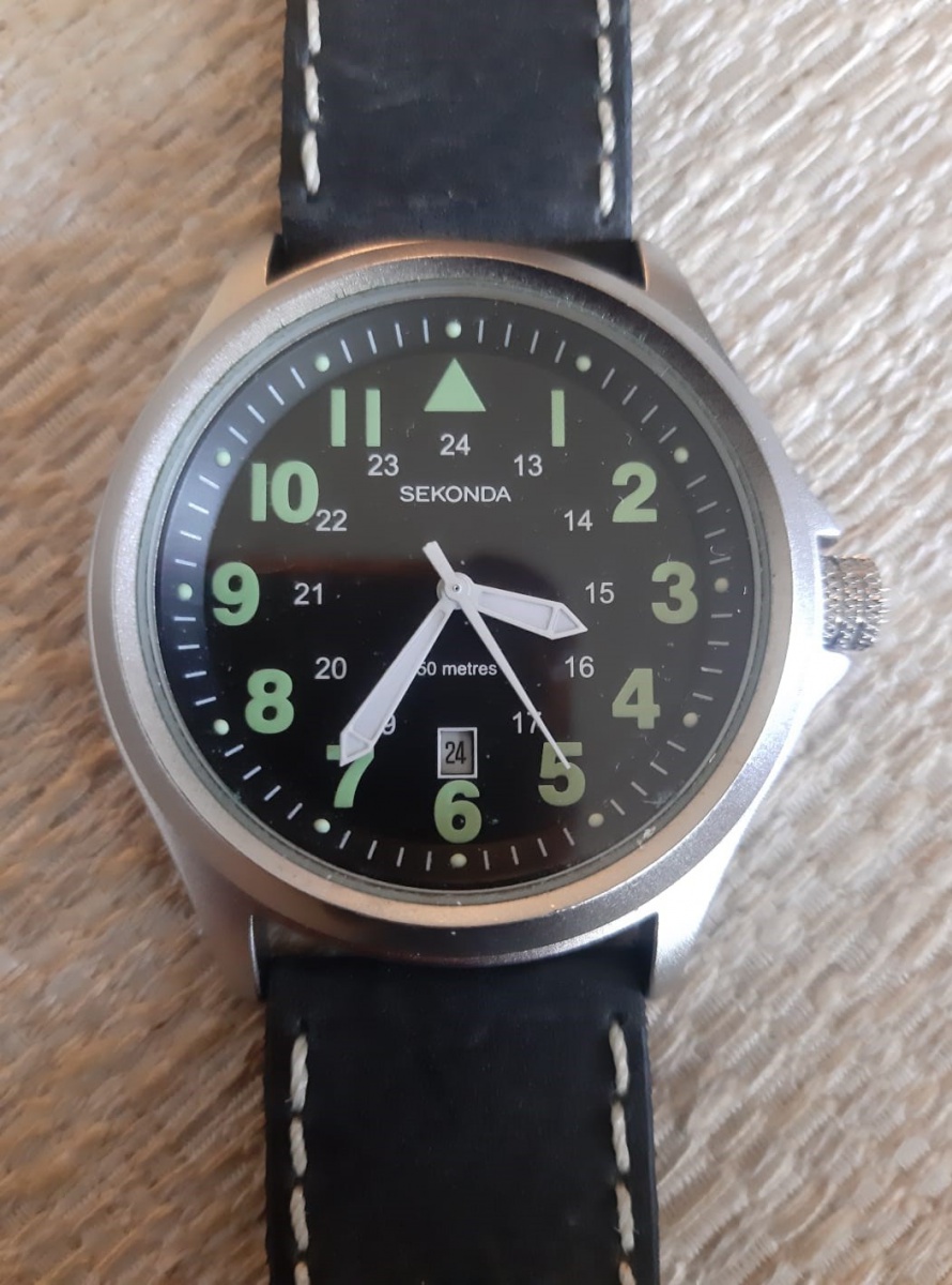 Relógio marca Sekonda 50 metros pulseira em couro Ostr