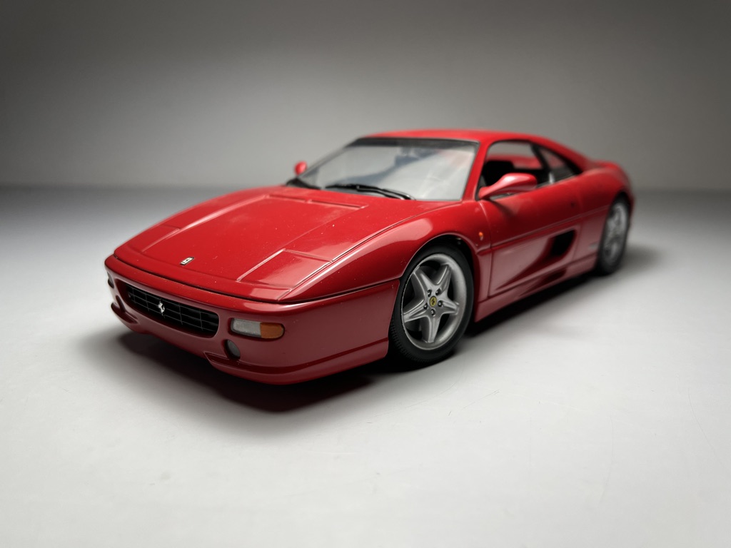 Ferrari F355 Vermelha - UT Models Escala 1/18 miniatura