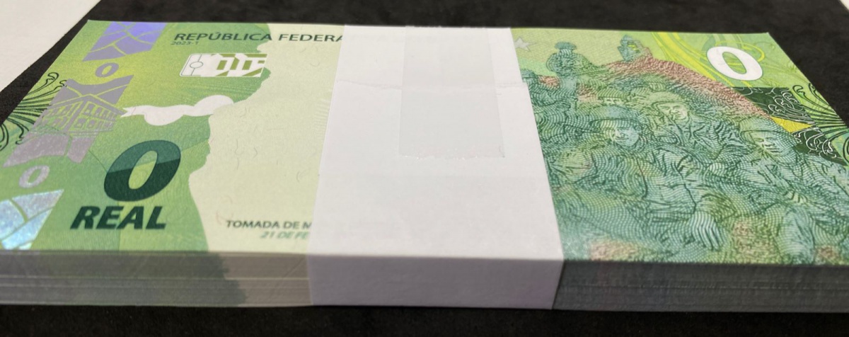 Maço com 100 cédulas de ZERO REAL - Monte Castelo - Tud