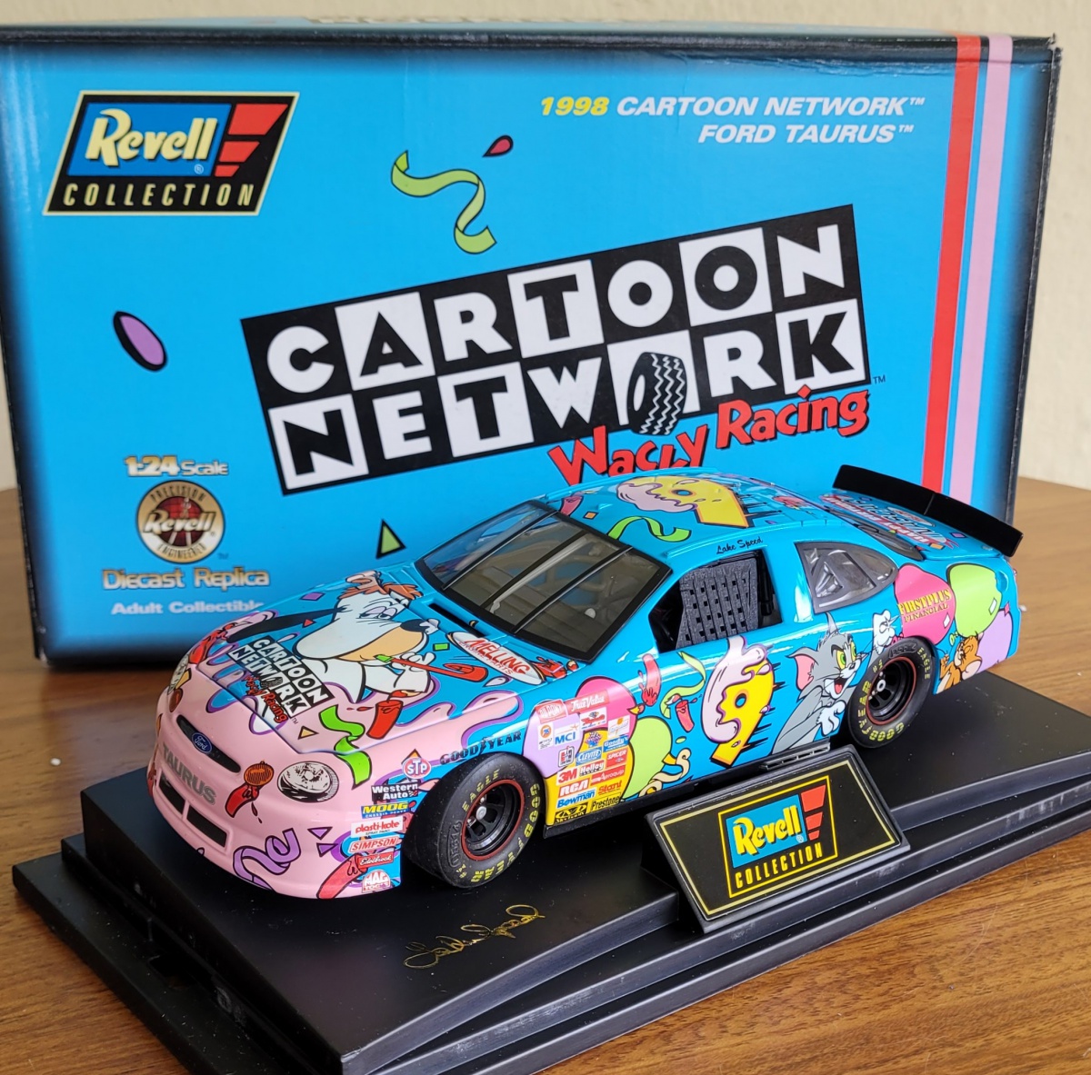 Revell NASCAR 1998 Cartoon scala 1:24 Network Ford Tau