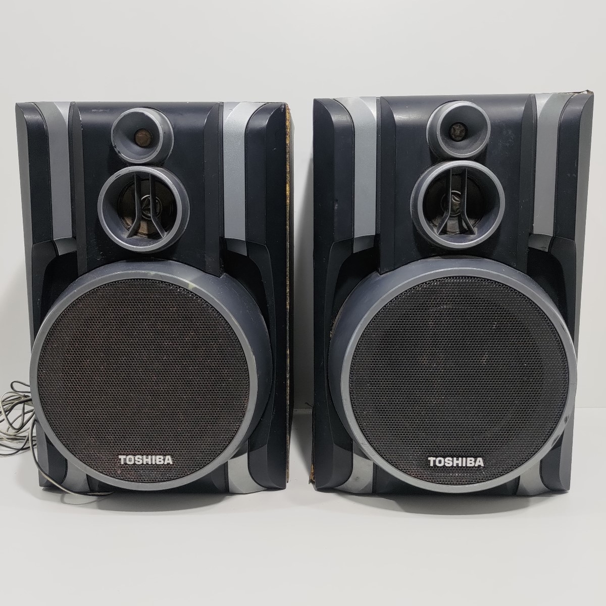 Par de Caixas de Som Toshiba SS-7725, não testadas. Med