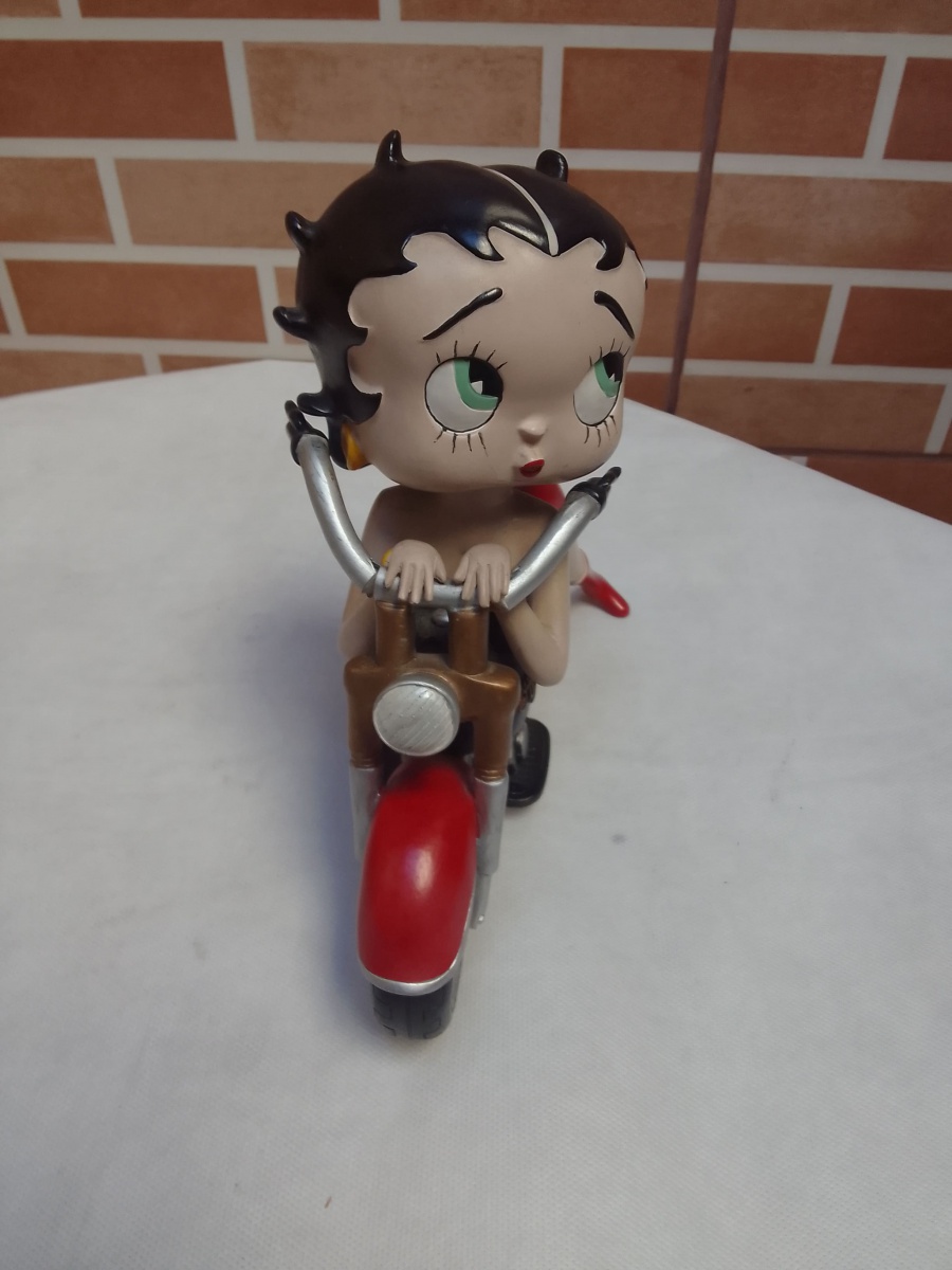 BETTY BOOP MOTOQUEIRA CABEÇA ARTICULAVEL ( BALANÇA) EM