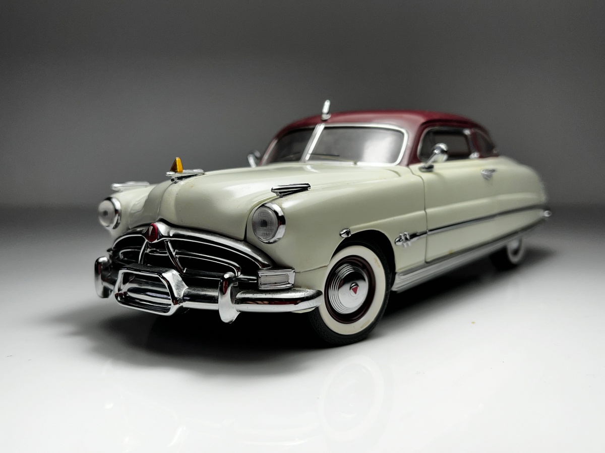 1951 Hudson Hornet Branca / Vinho - Franklin Mint Escal