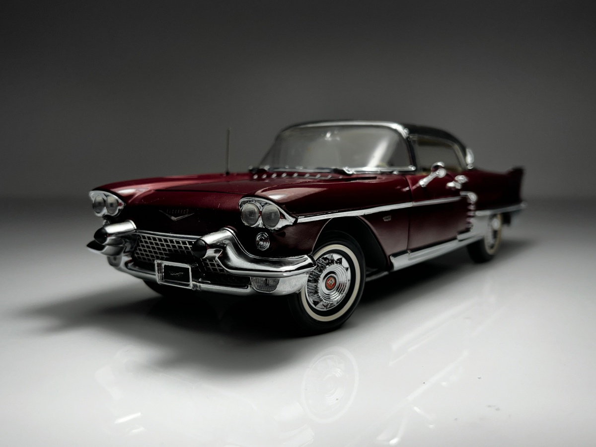1957 Cadillac Eldorado Vinho - Franklin Mint Escala 1/2