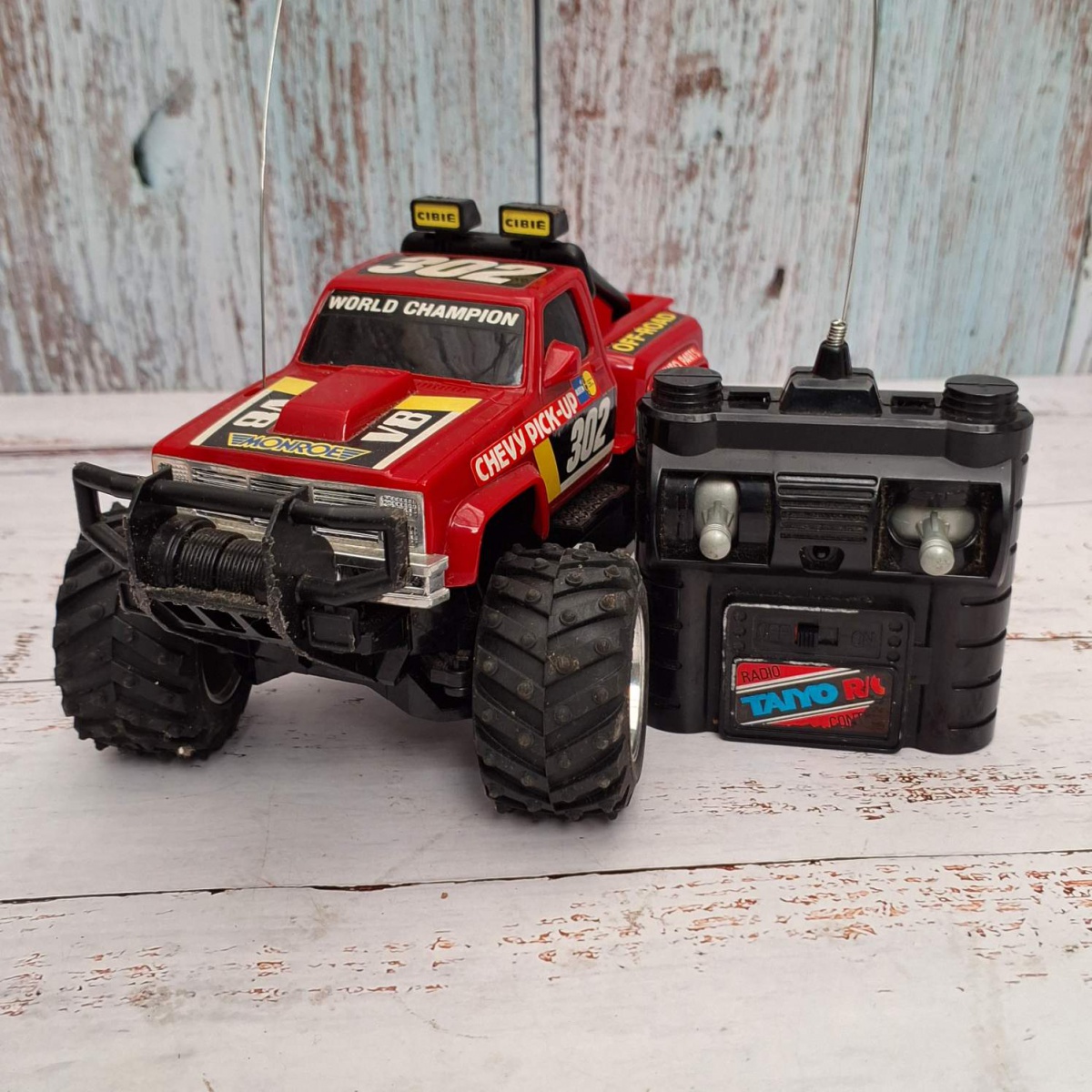 TAYO CHEVY PICK-UP ラジコンカー！希少 BRINQUEDO ANTIGO DA TAYO CHEVY PICK-UP DE CONTROLE REMO