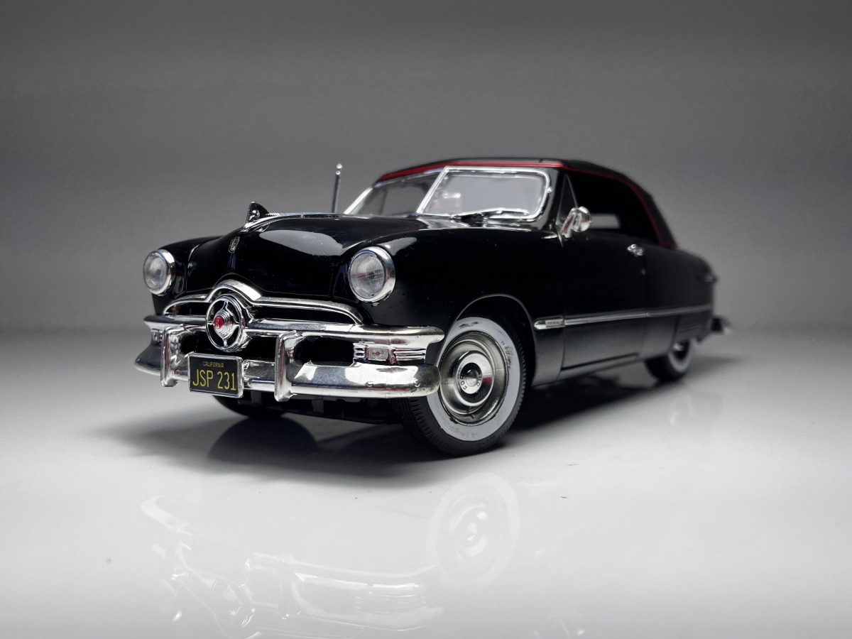 1950 Ford Yellow Cab 1/18 スケール 1950 Ford Yellow Cab Taxi 1:18