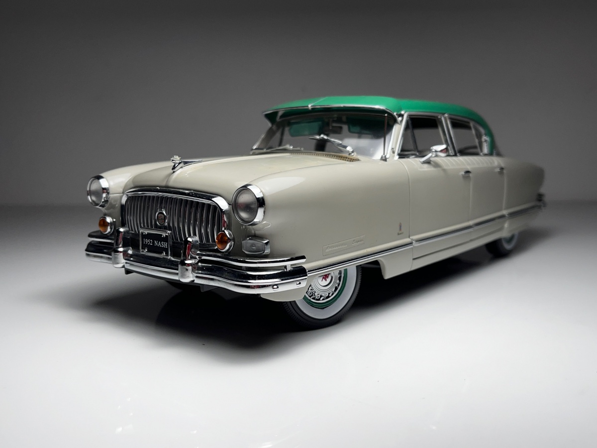 自動車 sunstar 1952 Nash Ambassador Airflyte 22128304.jpg