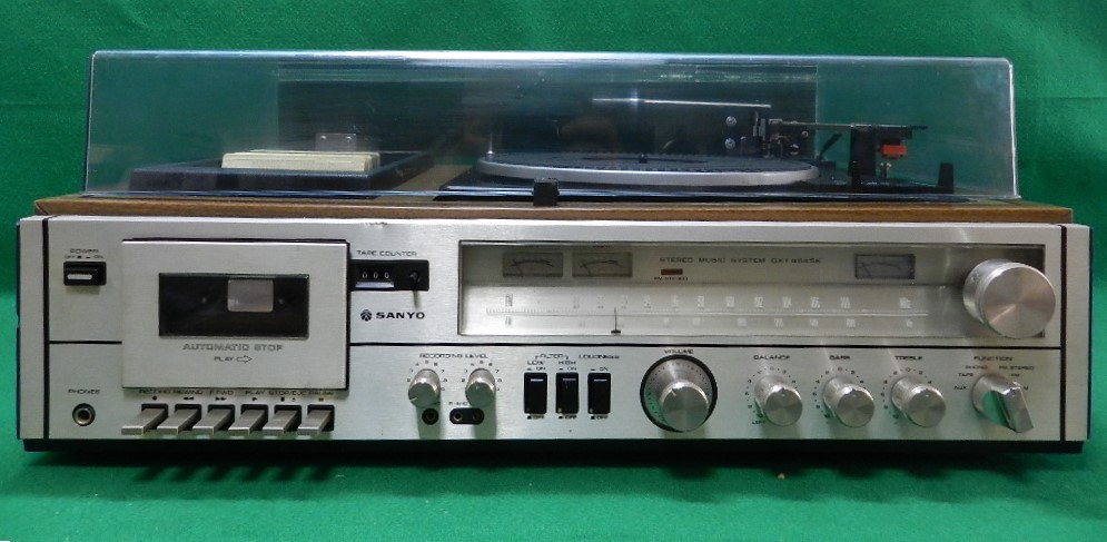 APARELHO DE SOM 3X1, MARCA SANYO. MODELO GXT 4545K-2. S