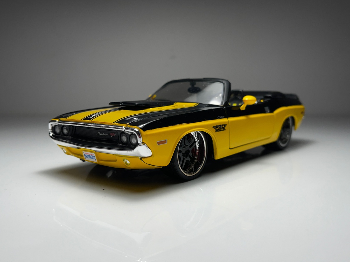 Model 1/18 1970 Dodge newest Challenger R/T