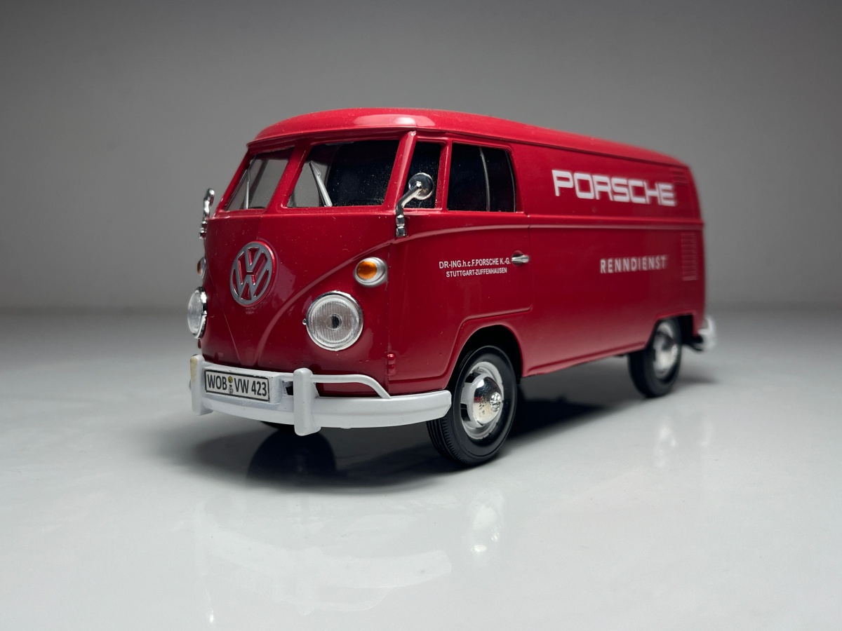 1/43 プレミアムX1981ポルシェ924 ターボ kombi by ARTZ New Premium-X
