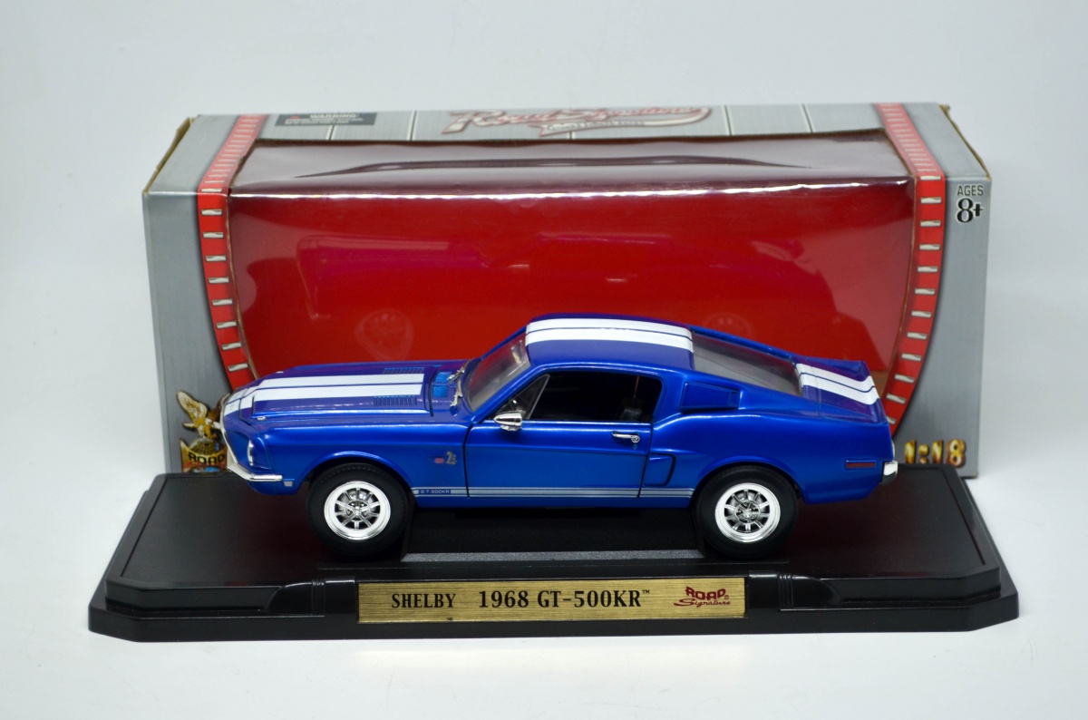 Miniatura Shelby GT-500R 1968 escala 1:18 - Road Signat