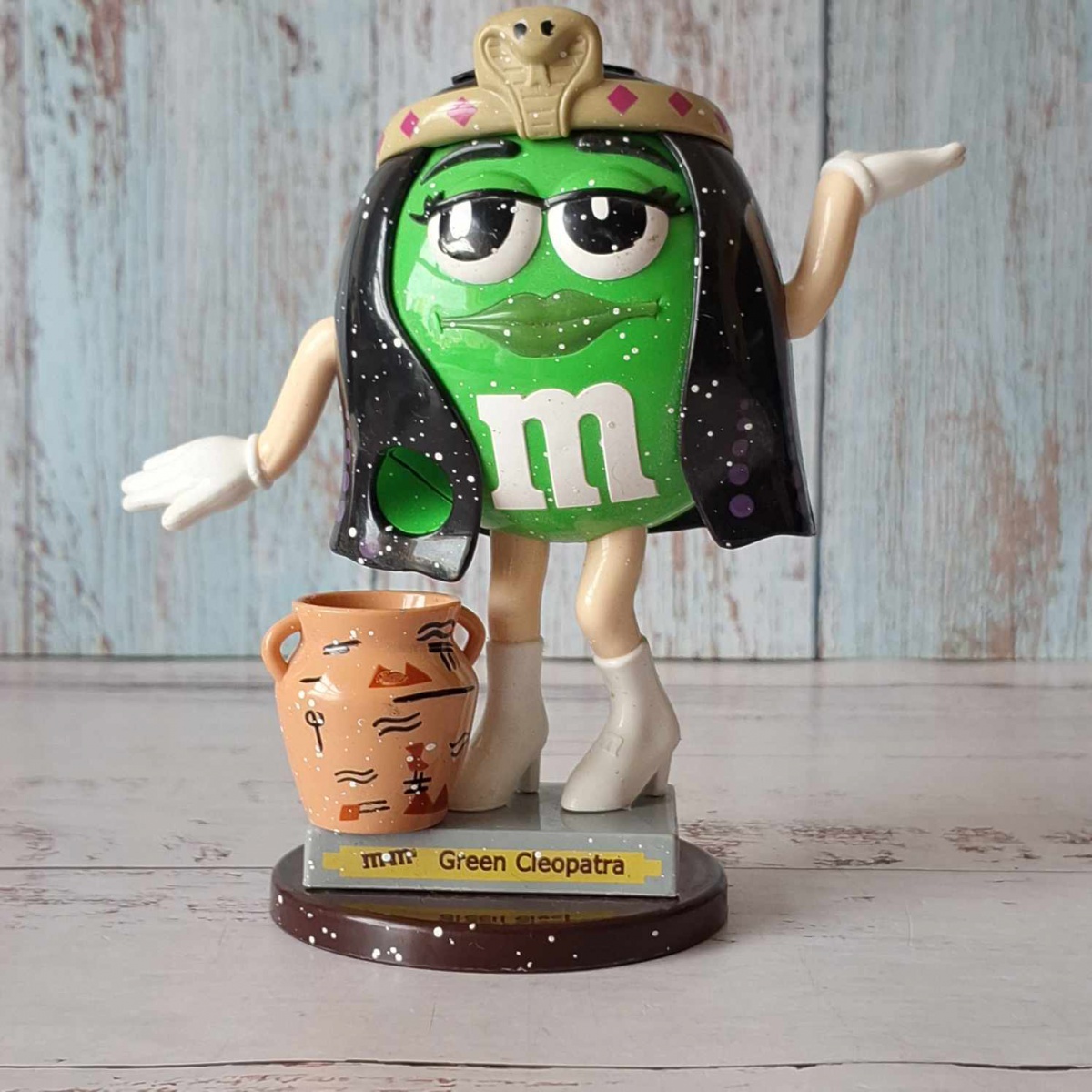 PROMOCIONAL - BONECO DISPENSER M&M`S GREEN CLEOPATRA CO