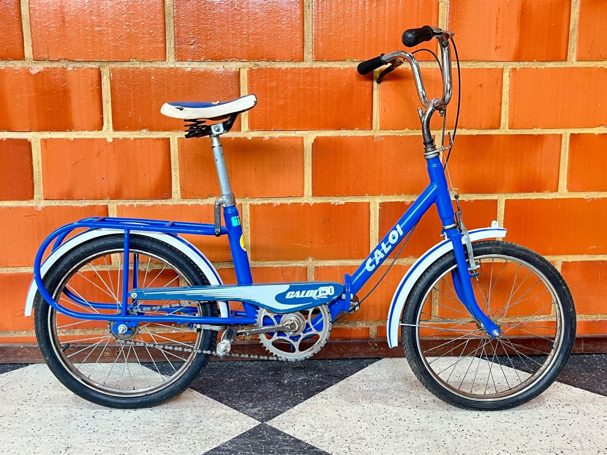 BICICLETA Antiga bicicleta infantil azul, CALOI 150,