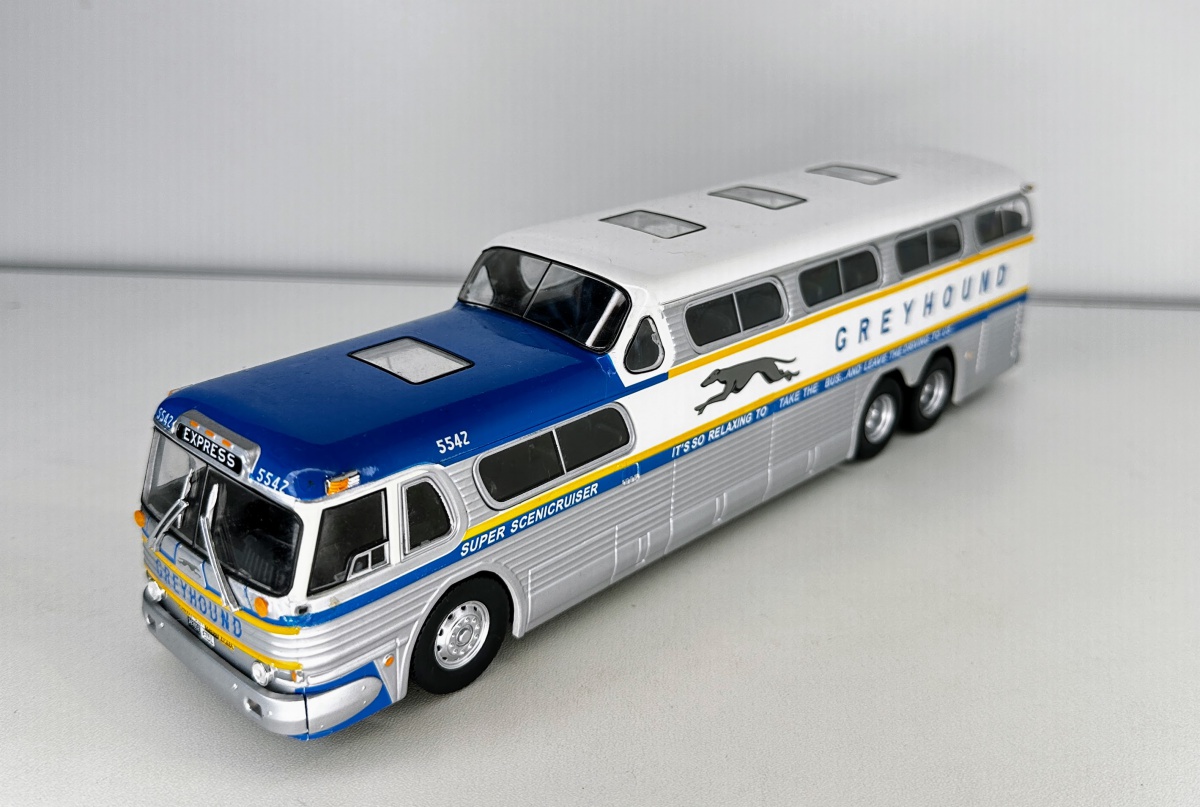 Miniatura Ônibus Greyhound Scenicruiser, 1956 - Escala