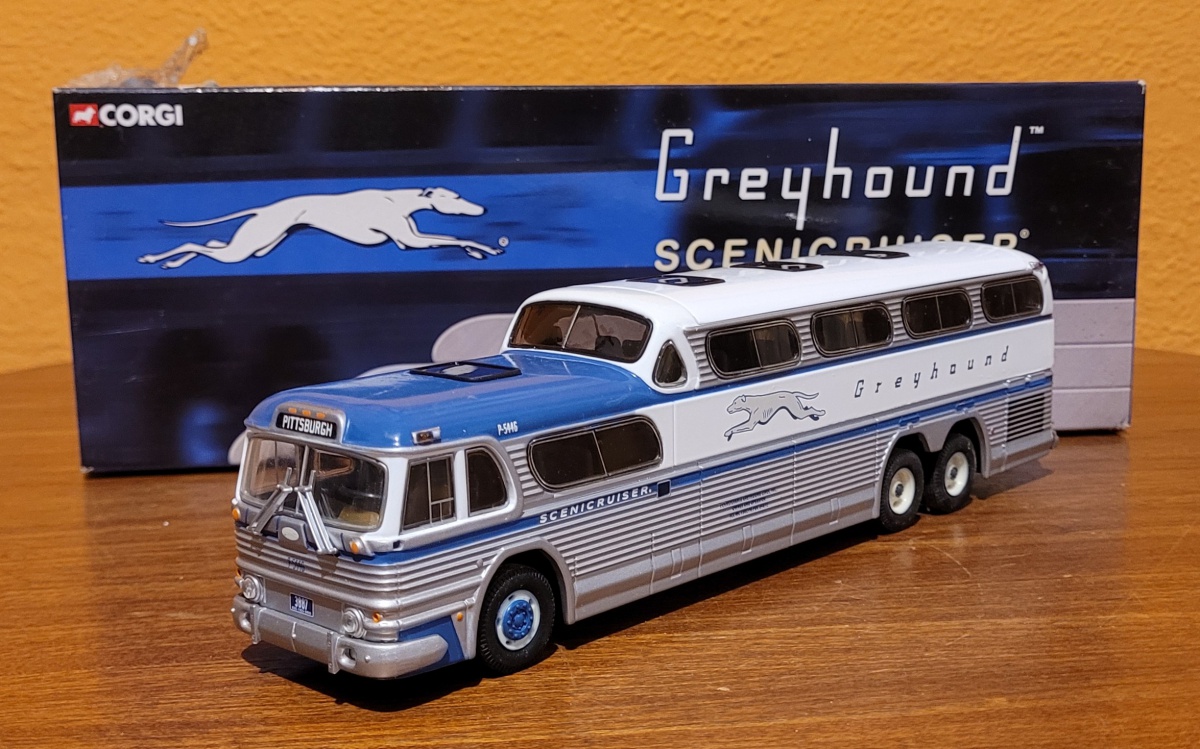 Corgi GM4501 escala 1/50 - Greyhound Scenicruiser Metal